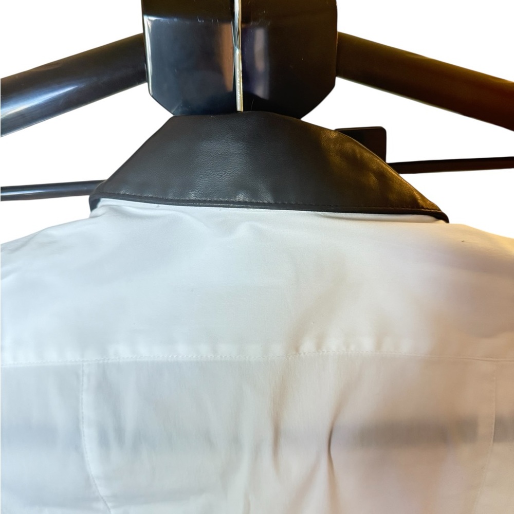 Burberry Classic White Shirt with Black Leather Collar - Picture 3 of 15
